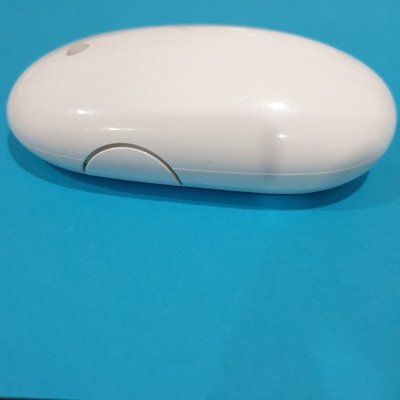 Apple Wireless Mouse Model A1197 - Picture 5 of 5